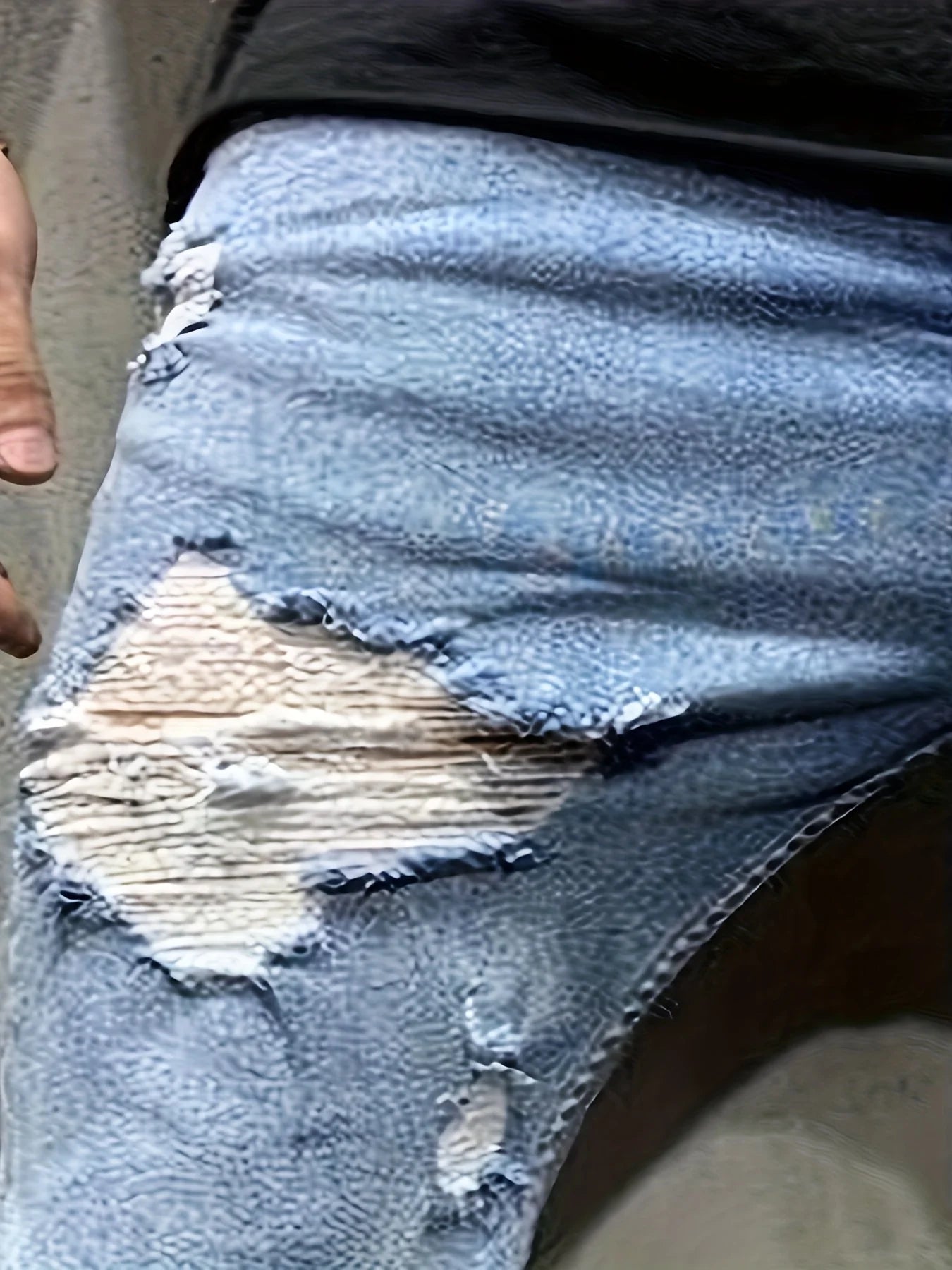 Men's Ripped Frayed Denim Shorts