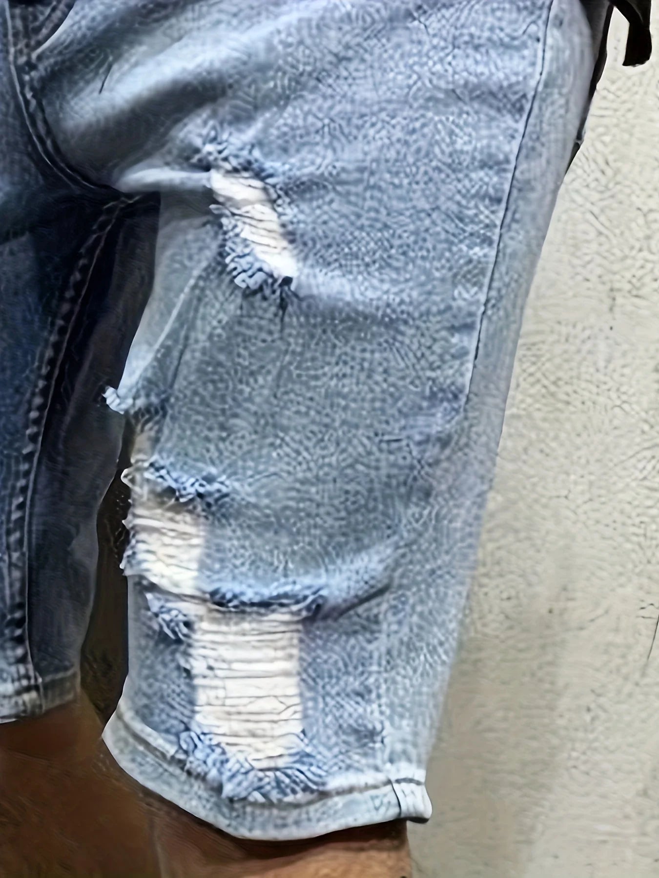 Men's Ripped Frayed Denim Shorts